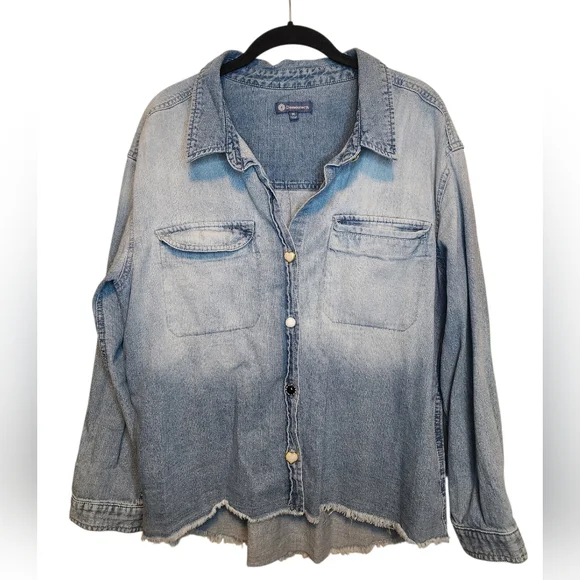 ​Democracy Denim Shirt Raw Hem Heart Pearl Buttons Light Wash Size M - Picture 2 of 9